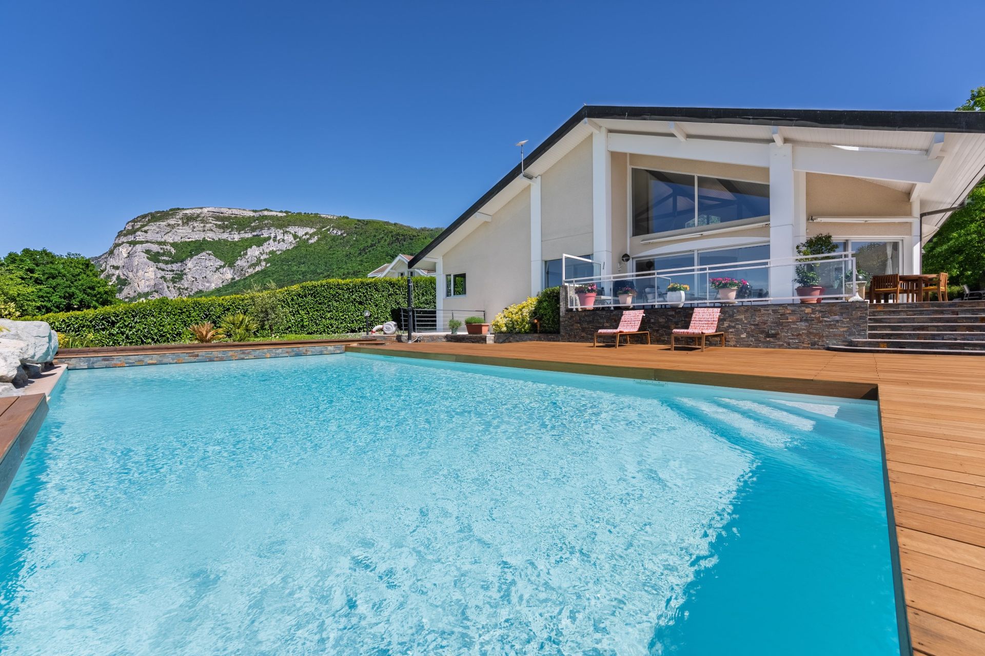 villa 6 Rooms for sale on ARCHAMPS (74160)
