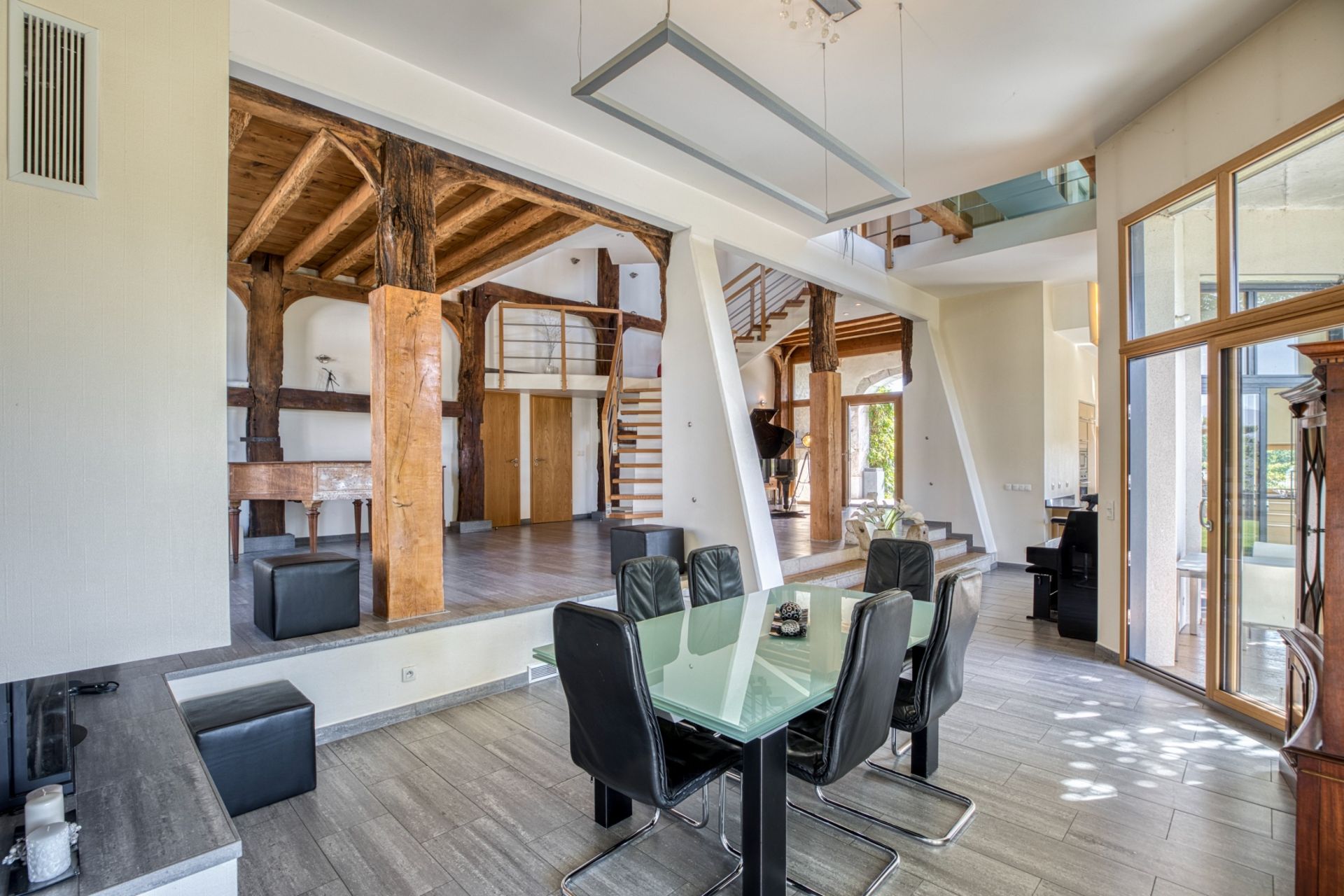 maison 11 Pièces en vente sur CHEVRY (01170)