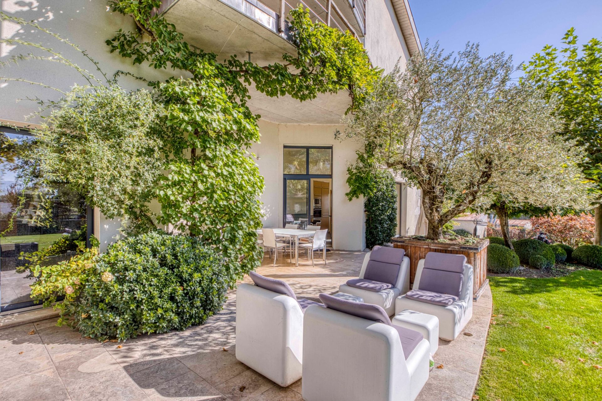 maison 11 Pièces en vente sur CHEVRY (01170)