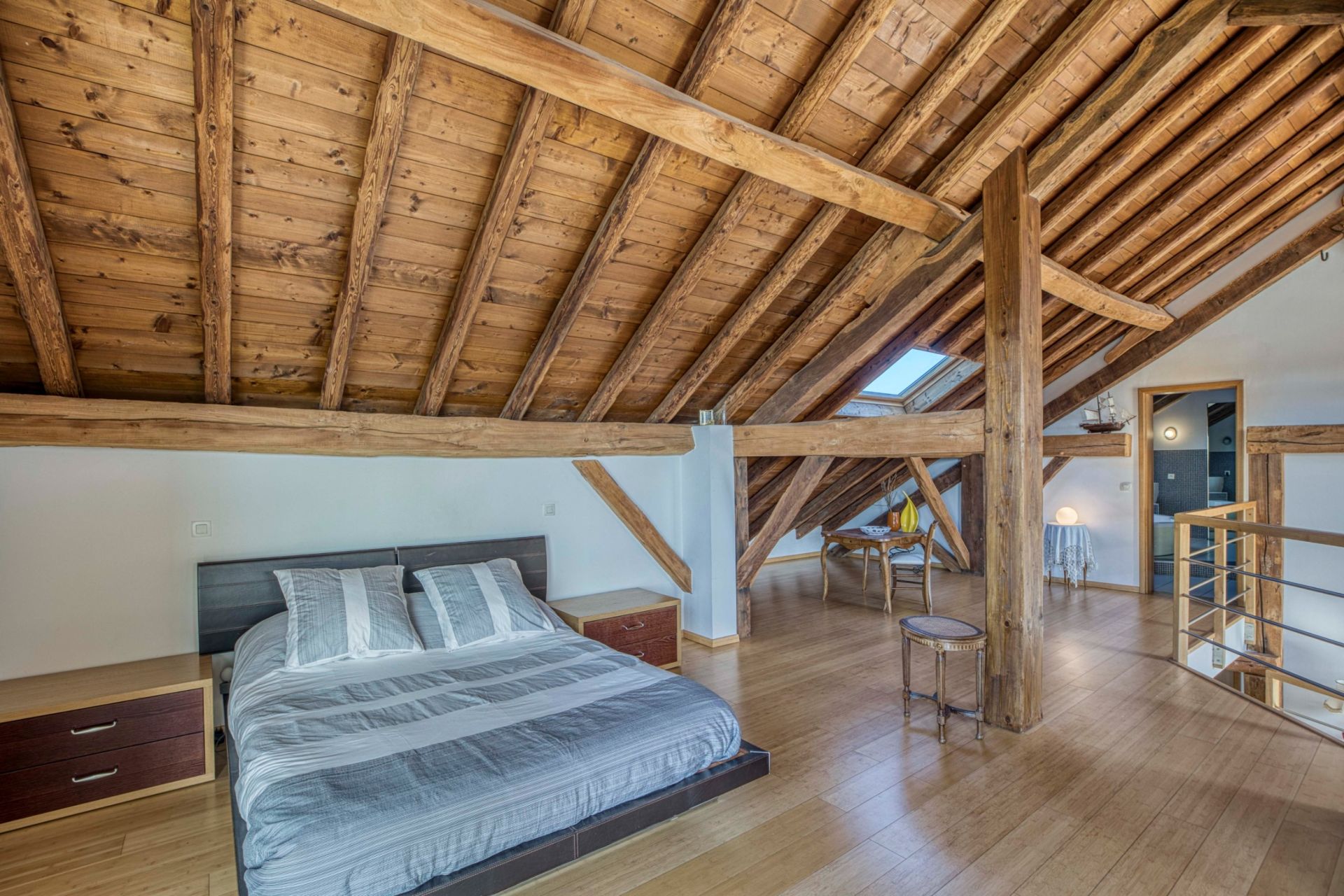 maison 11 Pièces en vente sur CHEVRY (01170)