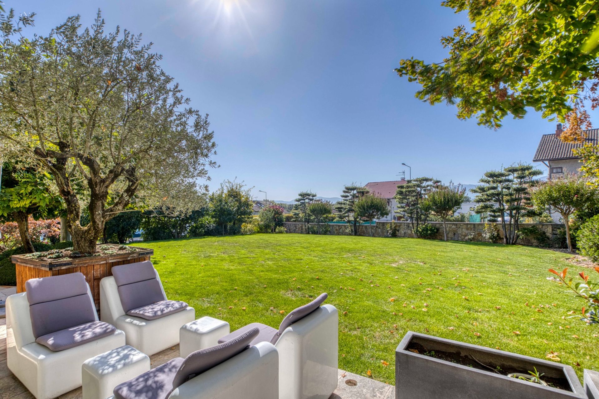 maison 11 Pièces en vente sur CHEVRY (01170)