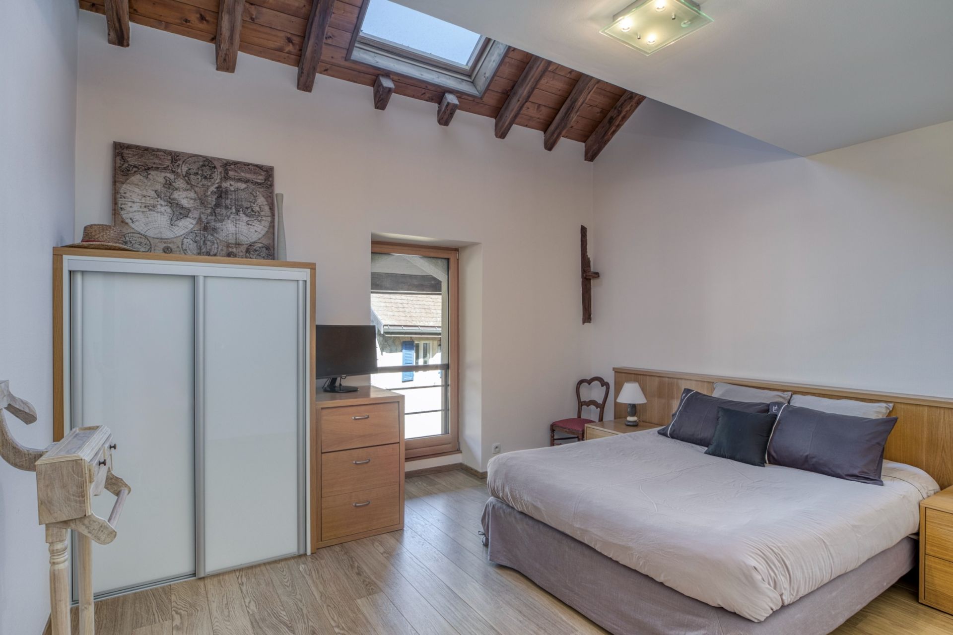 maison 11 Pièces en vente sur CHEVRY (01170)