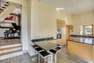 maison 11 Pièces en vente sur CHEVRY (01170)