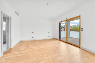 apartment 7 Rooms for sale on DIVONNE LES BAINS (01220)