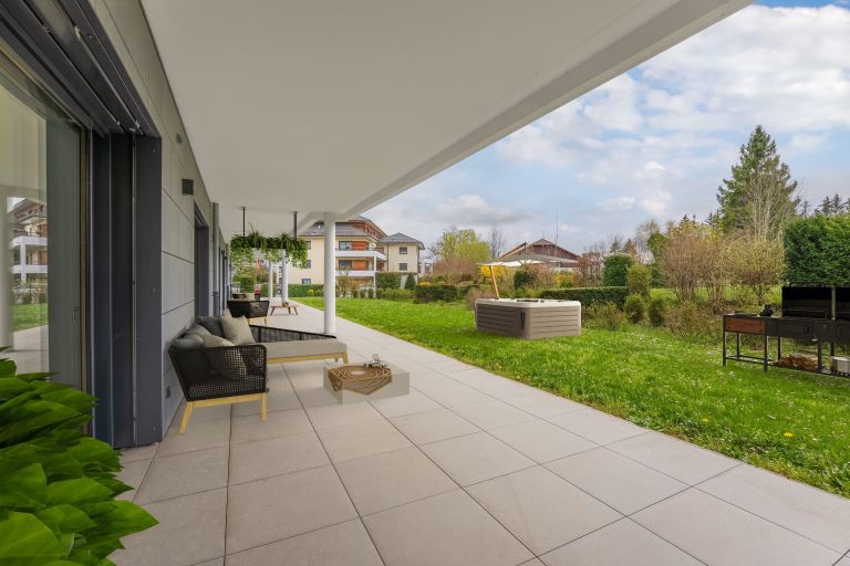 apartment 7 Rooms for sale on DIVONNE LES BAINS (01220)
