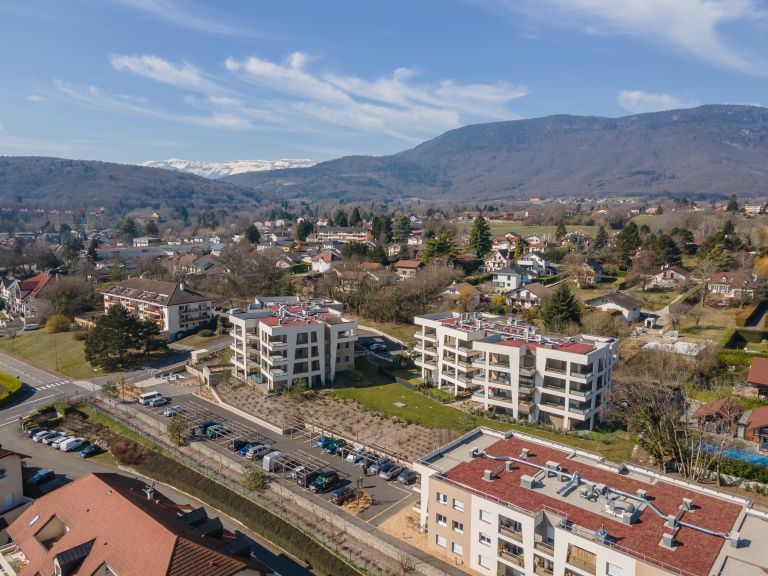 apartment 4 Rooms for sale on DIVONNE LES BAINS (01220)