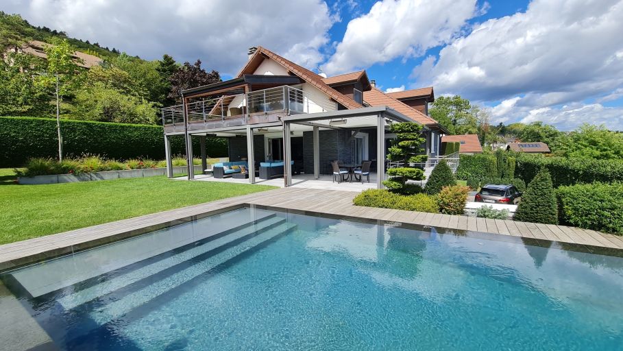 house 10 Rooms for sale on DIVONNE LES BAINS (01220)