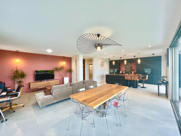 Vente Appartement Grilly 4 Pièces 135 m²