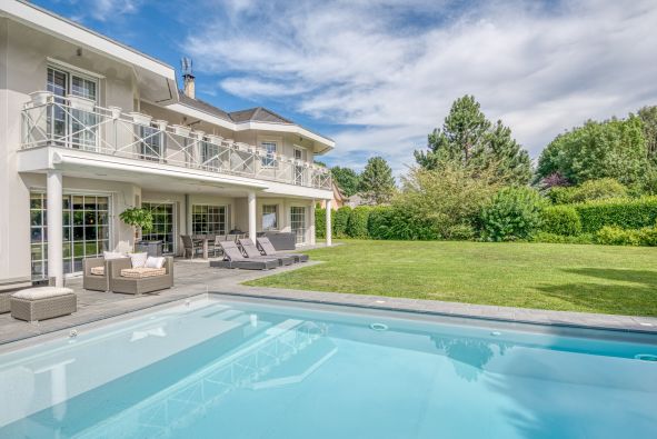 Sale House Divonne-les-Bains 9 Rooms 321 m²