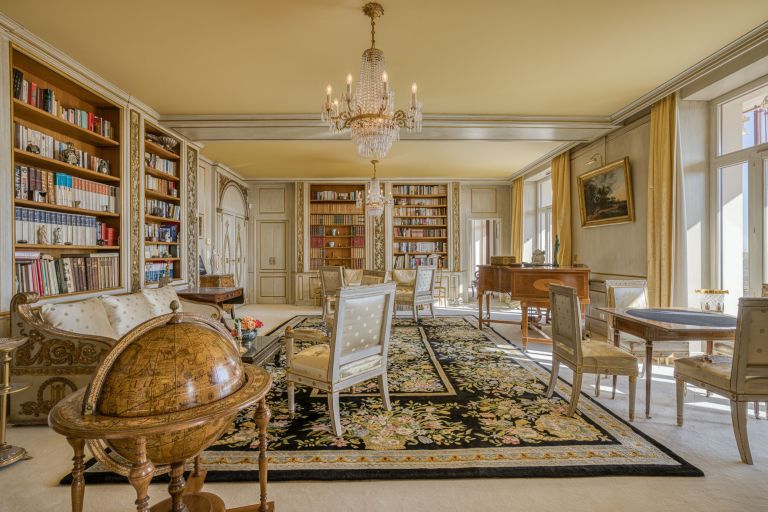 apartment 6 Rooms for sale on DIVONNE LES BAINS (01220)