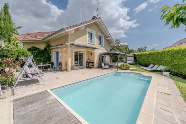 Sale House Échenevex 5&nbsp;Rooms 232&nbsp;m²