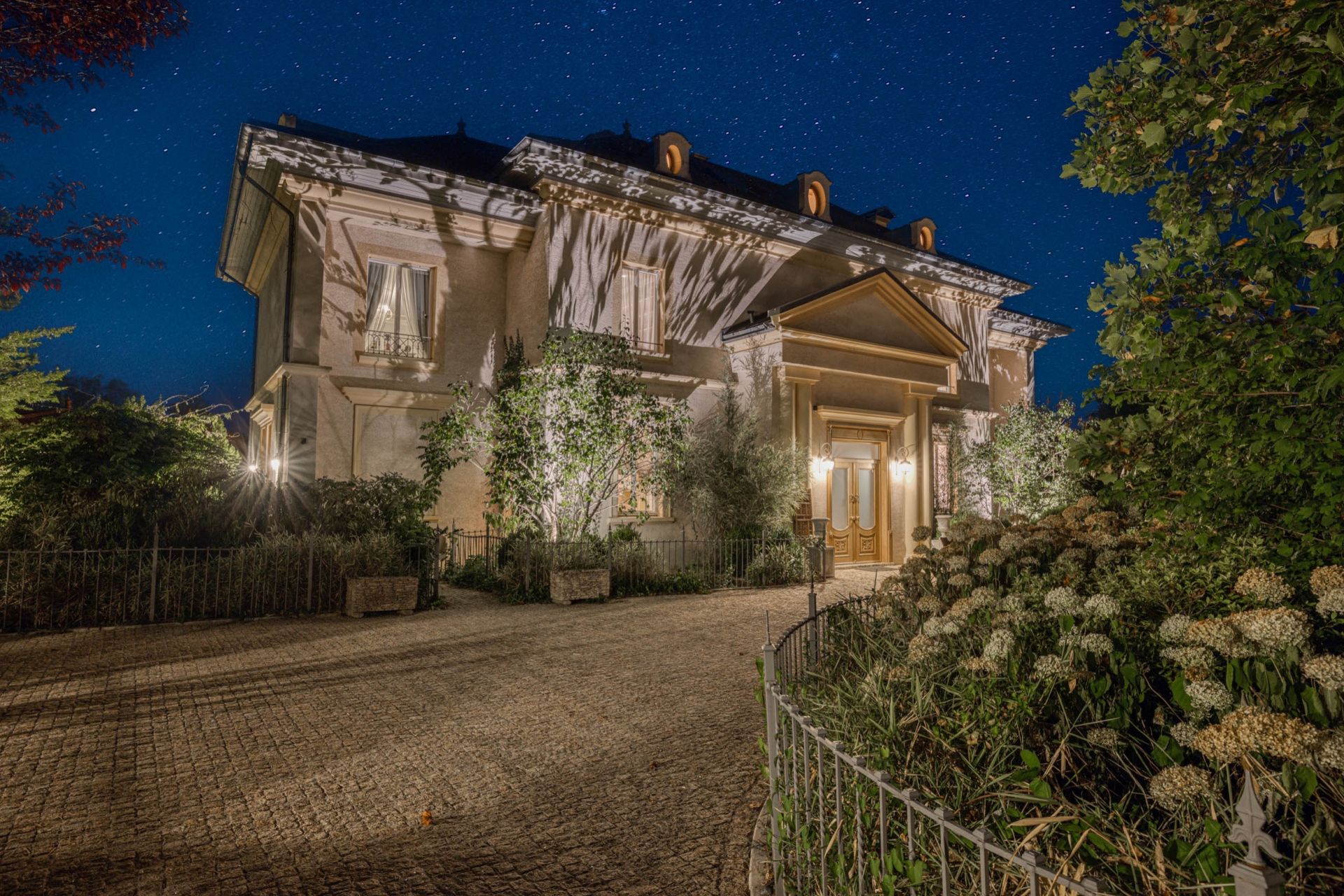 propriété 13 Pièces en vente sur DIVONNE LES BAINS (01220)