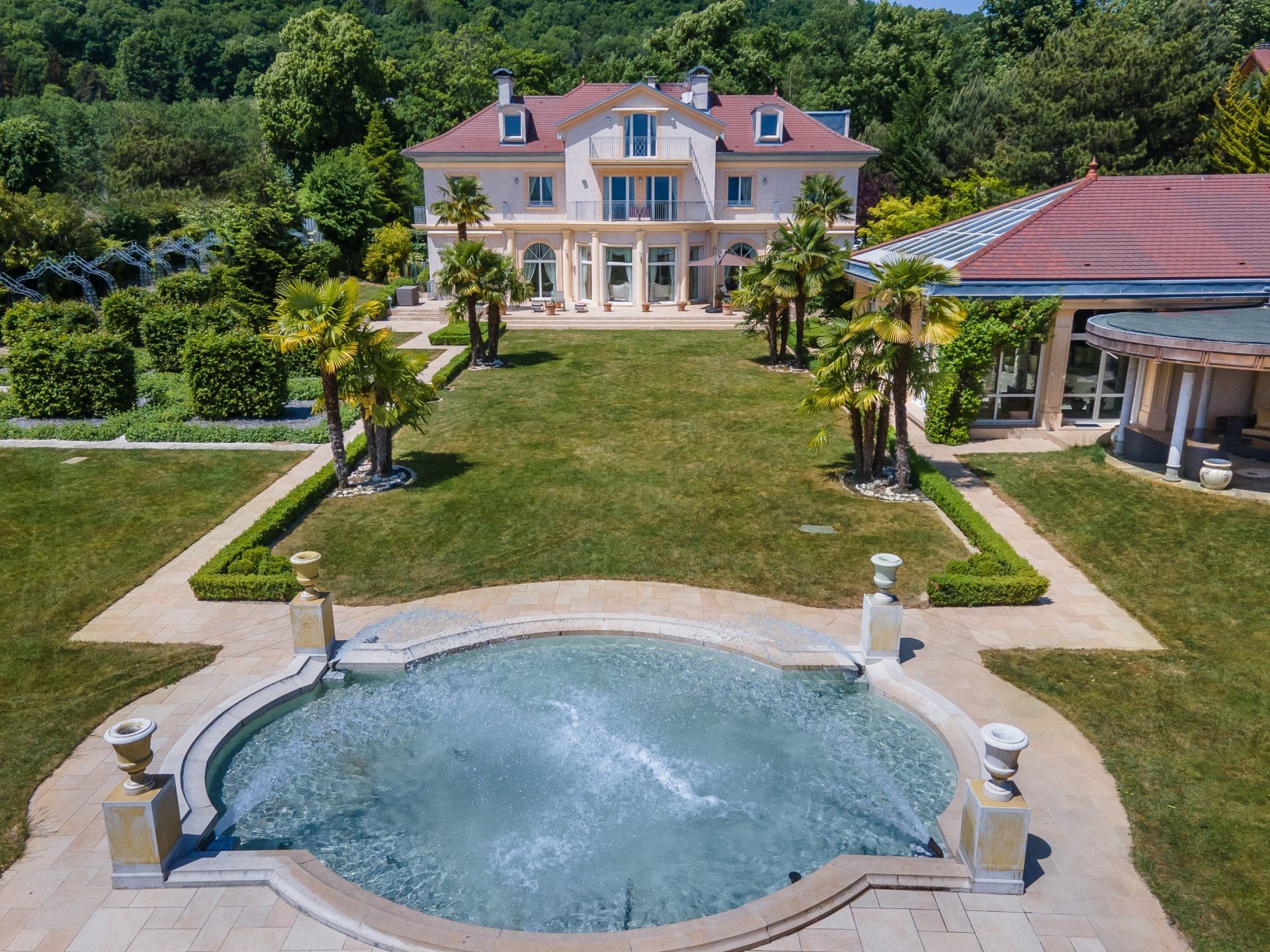 propriété 13 Pièces en vente sur DIVONNE LES BAINS (01220)