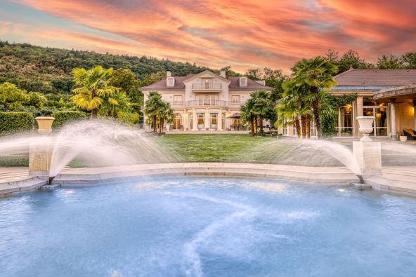 Sale Property Divonne-les-Bains 13 Rooms 1094 m²