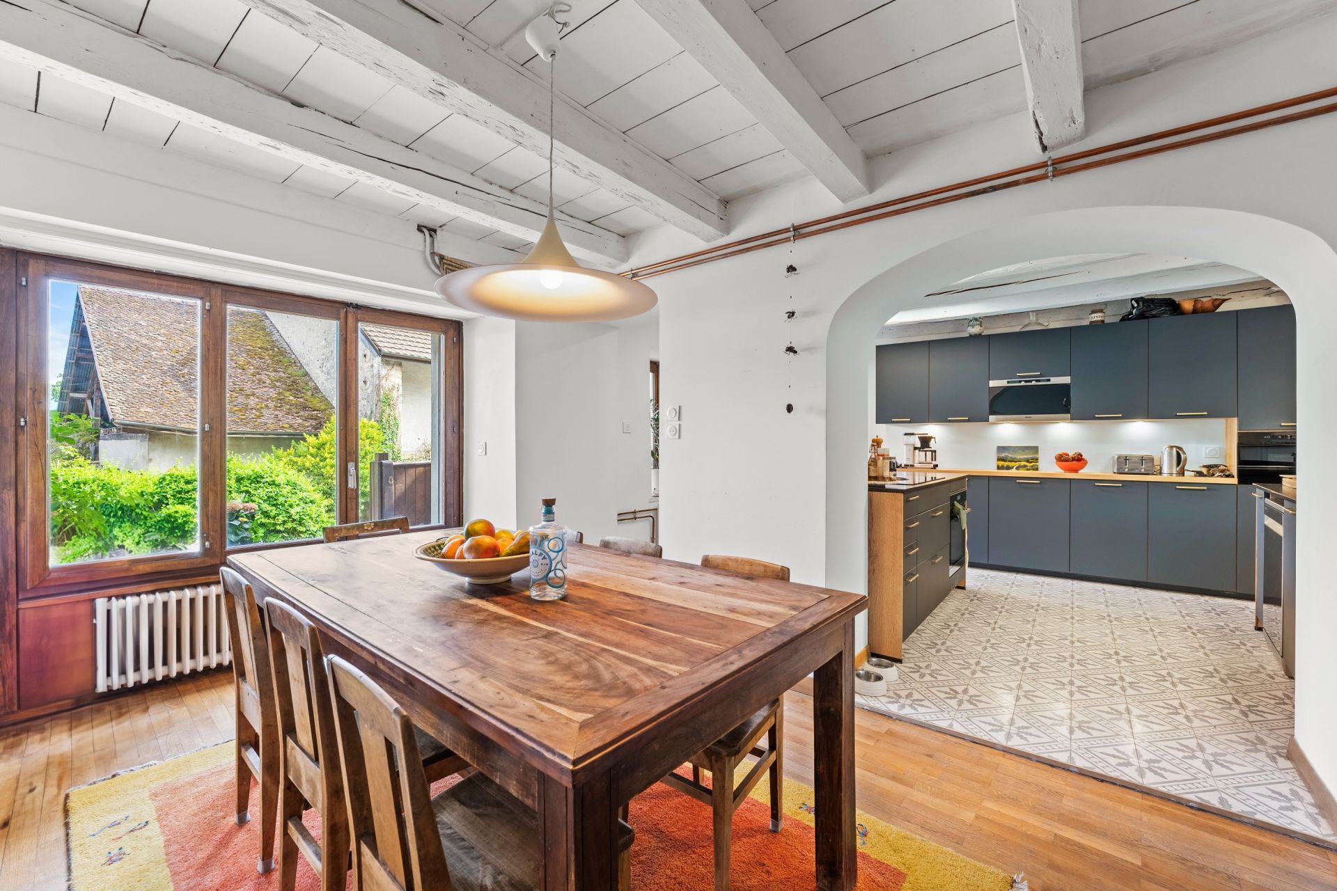 traditional house 7 Rooms for sale on GRILLY (01220)