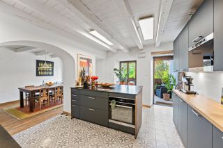 traditional house 7 Rooms for sale on GRILLY (01220)