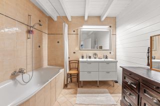 traditional house 7 Rooms for sale on GRILLY (01220)