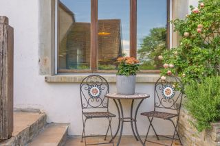 traditional house 7 Rooms for sale on GRILLY (01220)