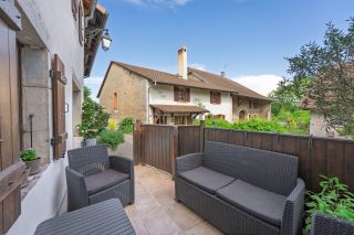 traditional house 7 Rooms for sale on GRILLY (01220)