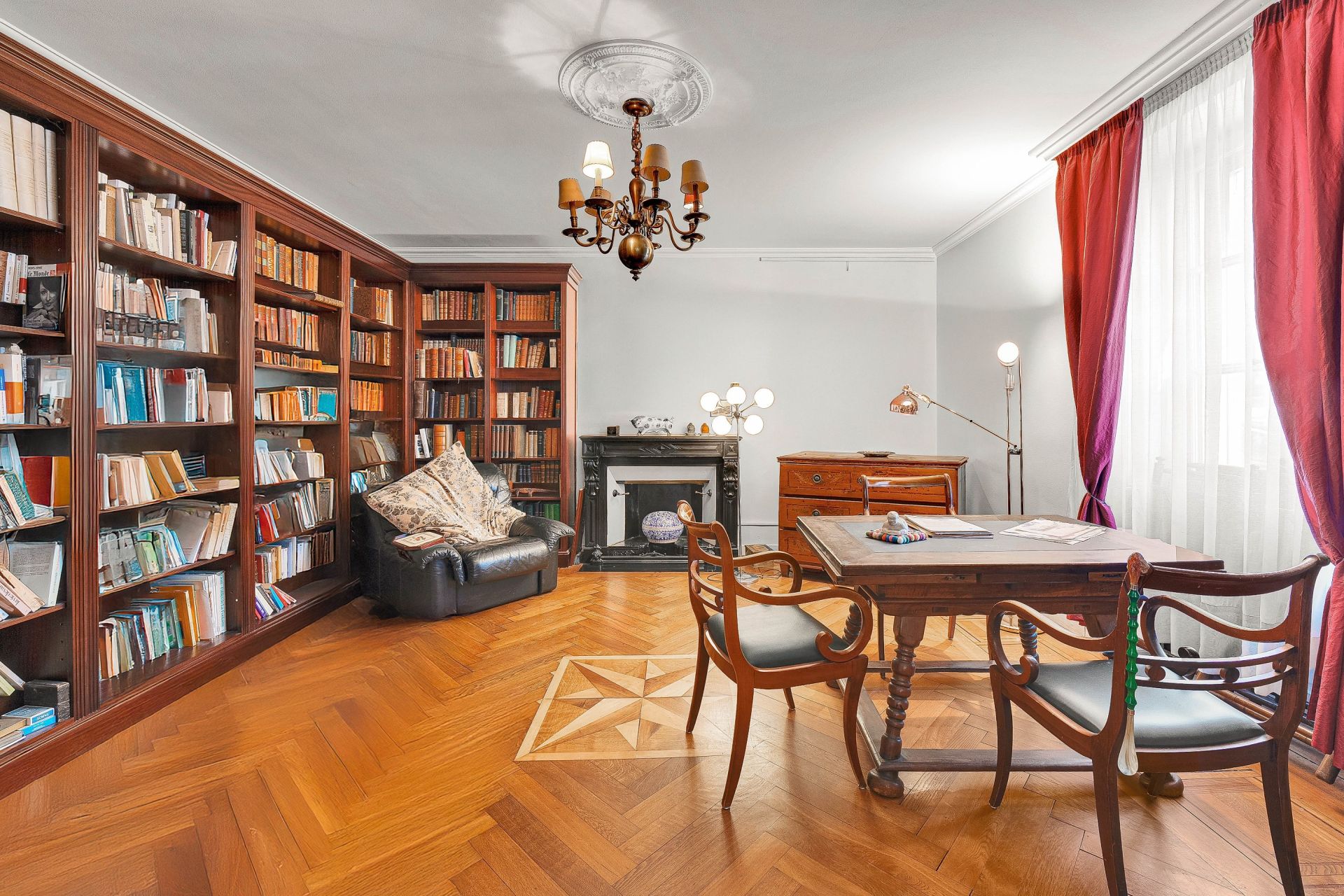 townhouse 12 Rooms for sale on GEX (01170)