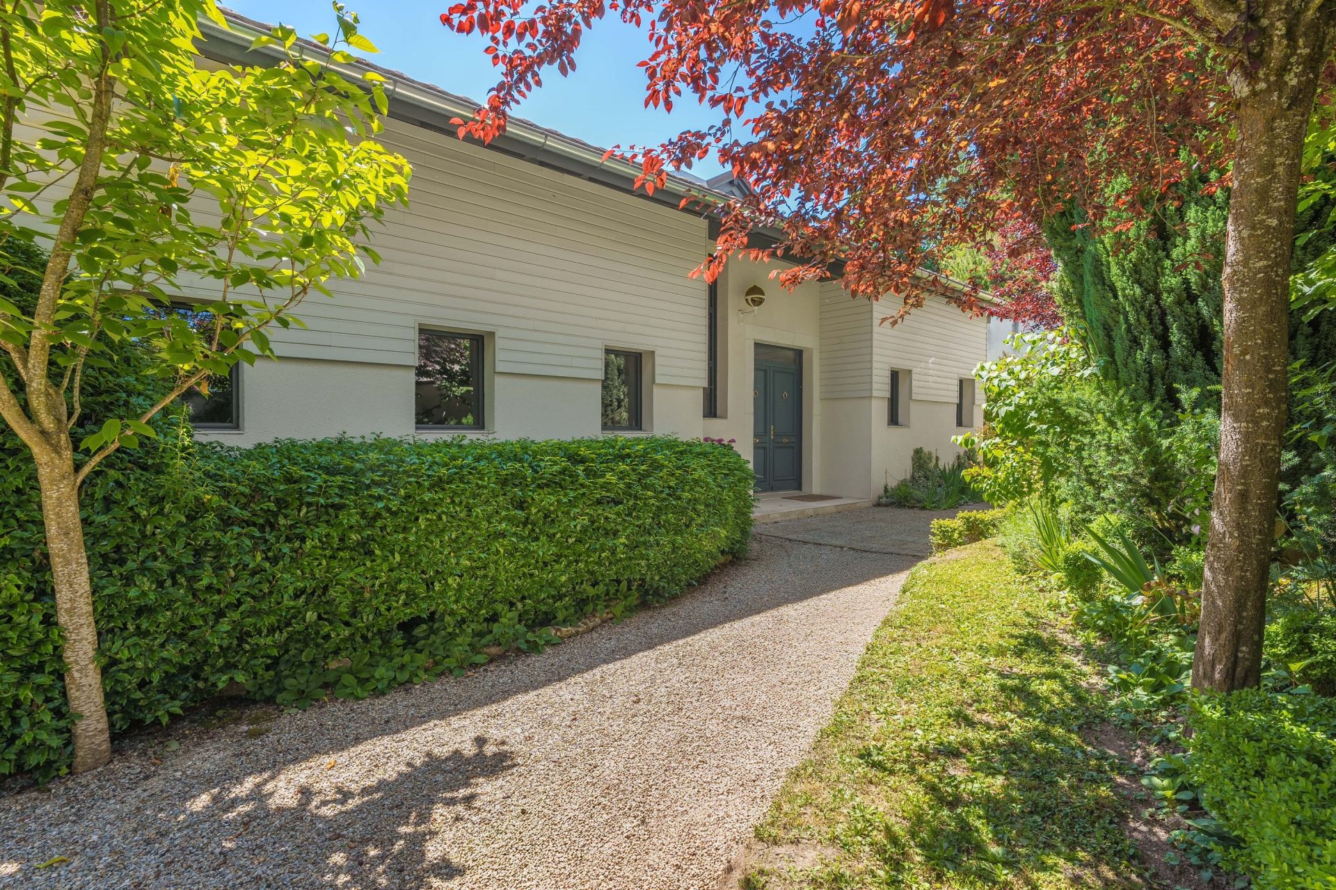 house 8 Rooms for sale on DIVONNE LES BAINS (01220)