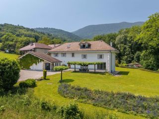 maison 8 Pièces en vente sur DIVONNE LES BAINS (01220)