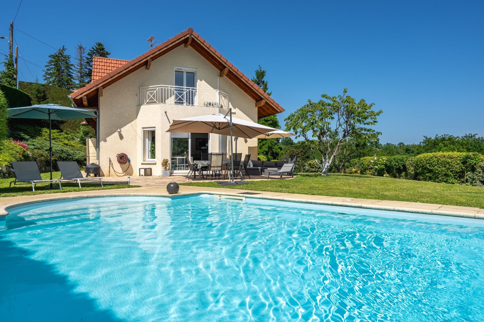 house 7 Rooms for sale on DIVONNE LES BAINS (01220)