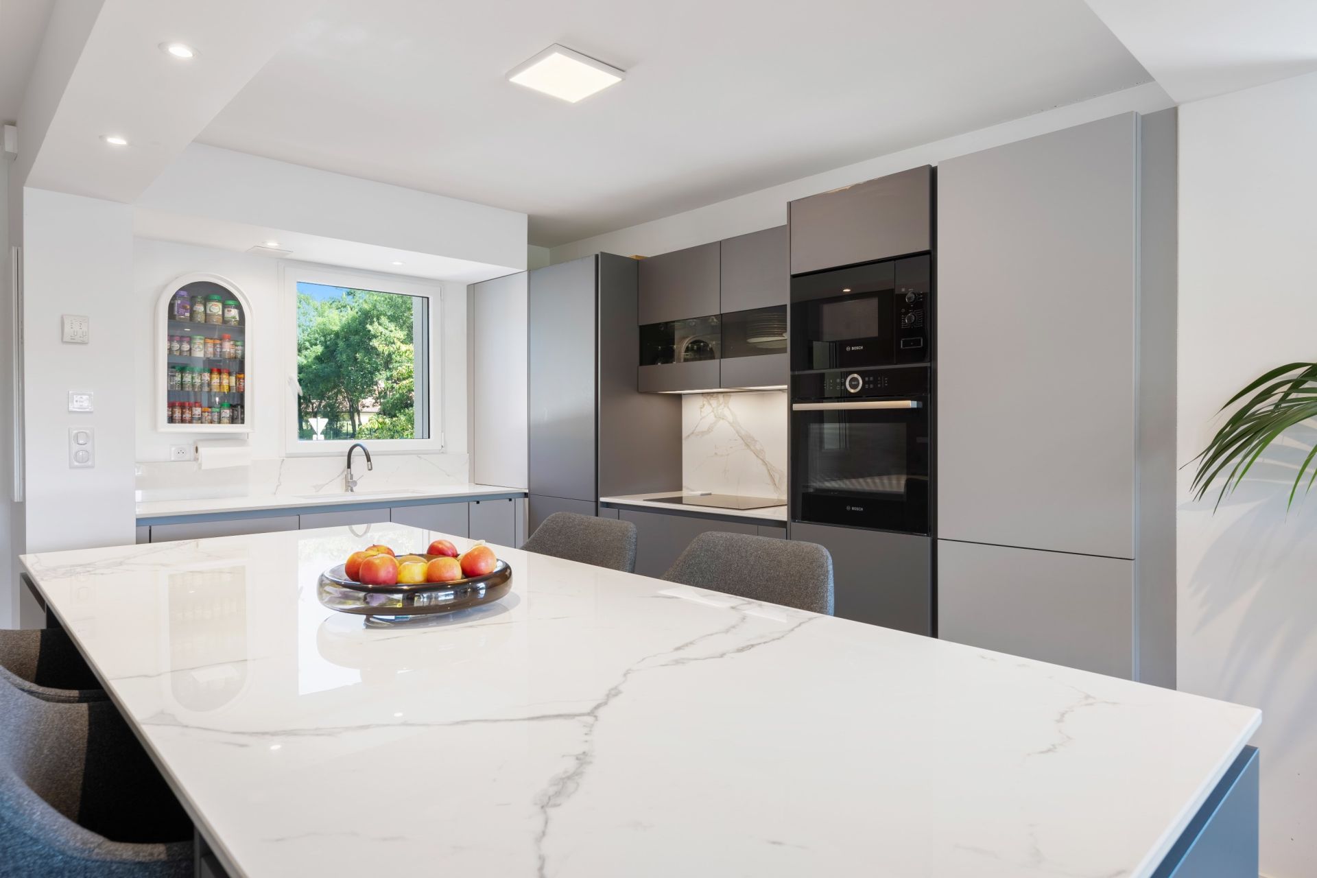 apartment 4 Rooms for sale on DIVONNE LES BAINS (01220)