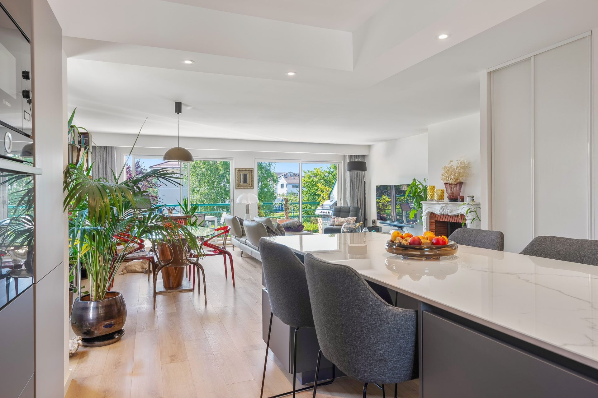 apartment 4 Rooms for sale on DIVONNE LES BAINS (01220)