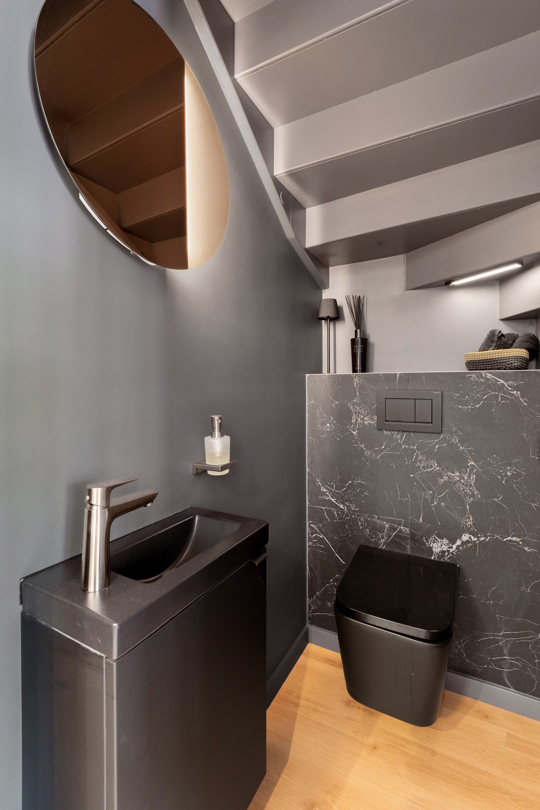 apartment 4 Rooms for sale on DIVONNE LES BAINS (01220)