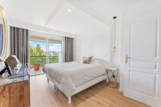 apartment 4 Rooms for sale on DIVONNE LES BAINS (01220)