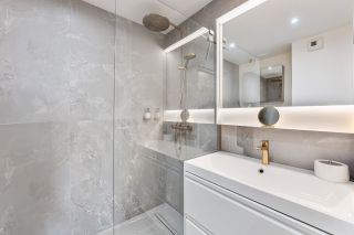 apartment 4 Rooms for sale on DIVONNE LES BAINS (01220)