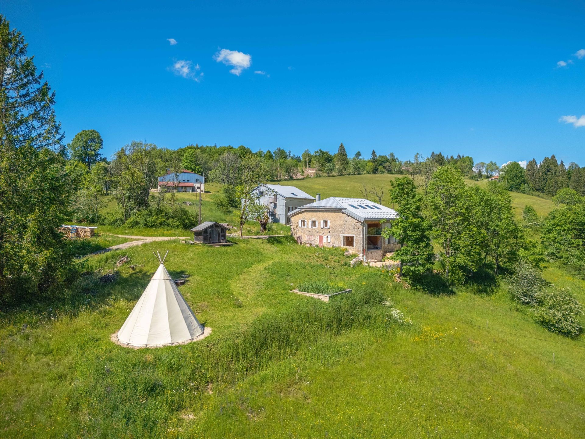 house 7 Rooms for sale on SEPTMONCEL LES MOLUNES (39310)