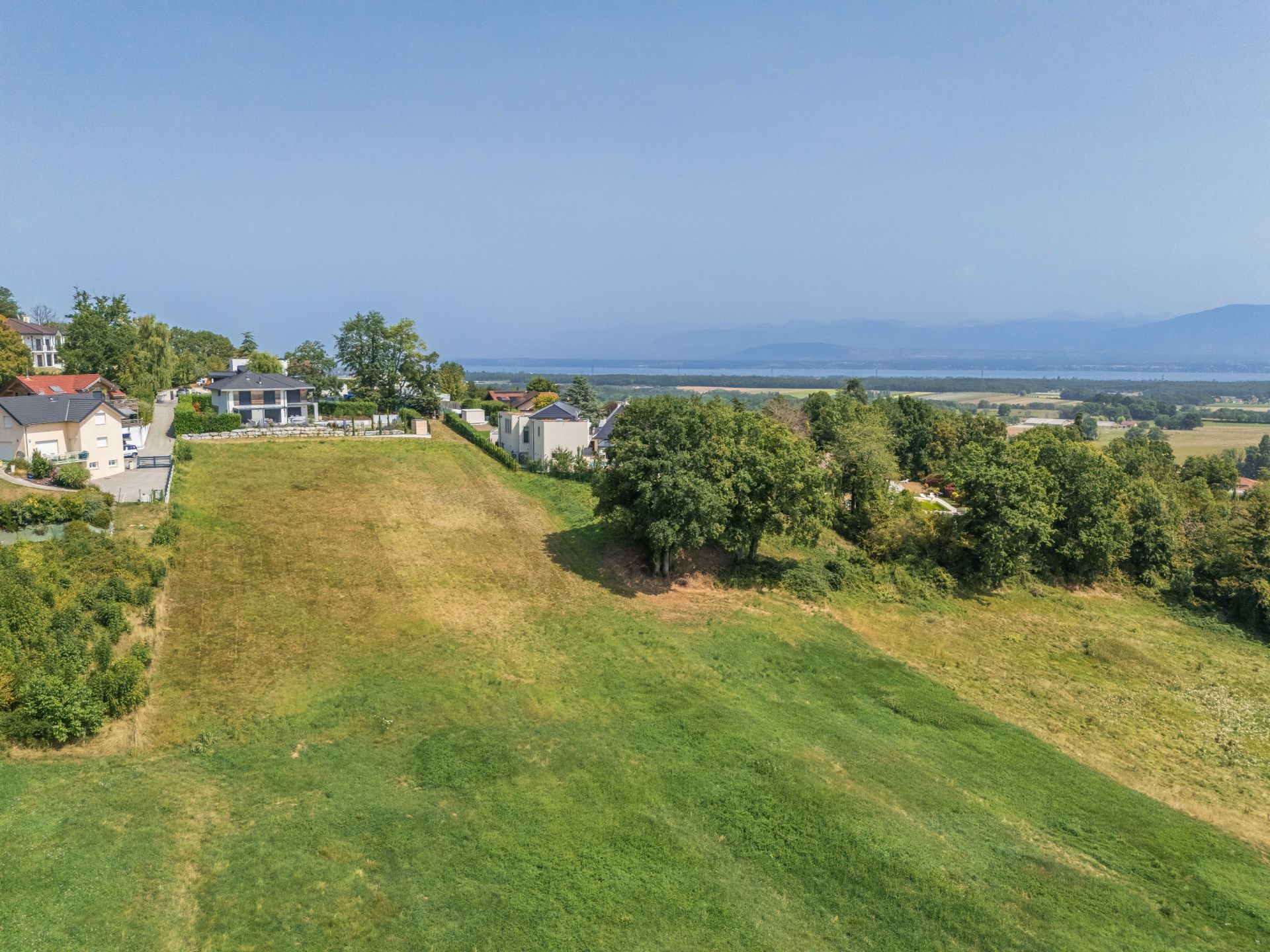 land for sale on GRILLY (01220)