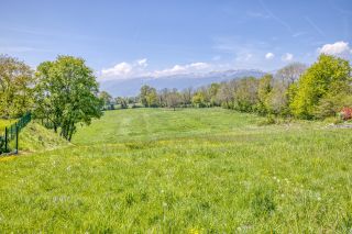 land for sale on GRILLY (01220)