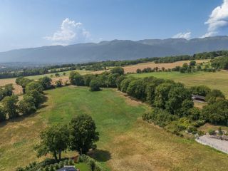 land for sale on GRILLY (01220)