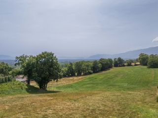 land for sale on GRILLY (01220)