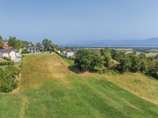 land for sale on GRILLY (01220)