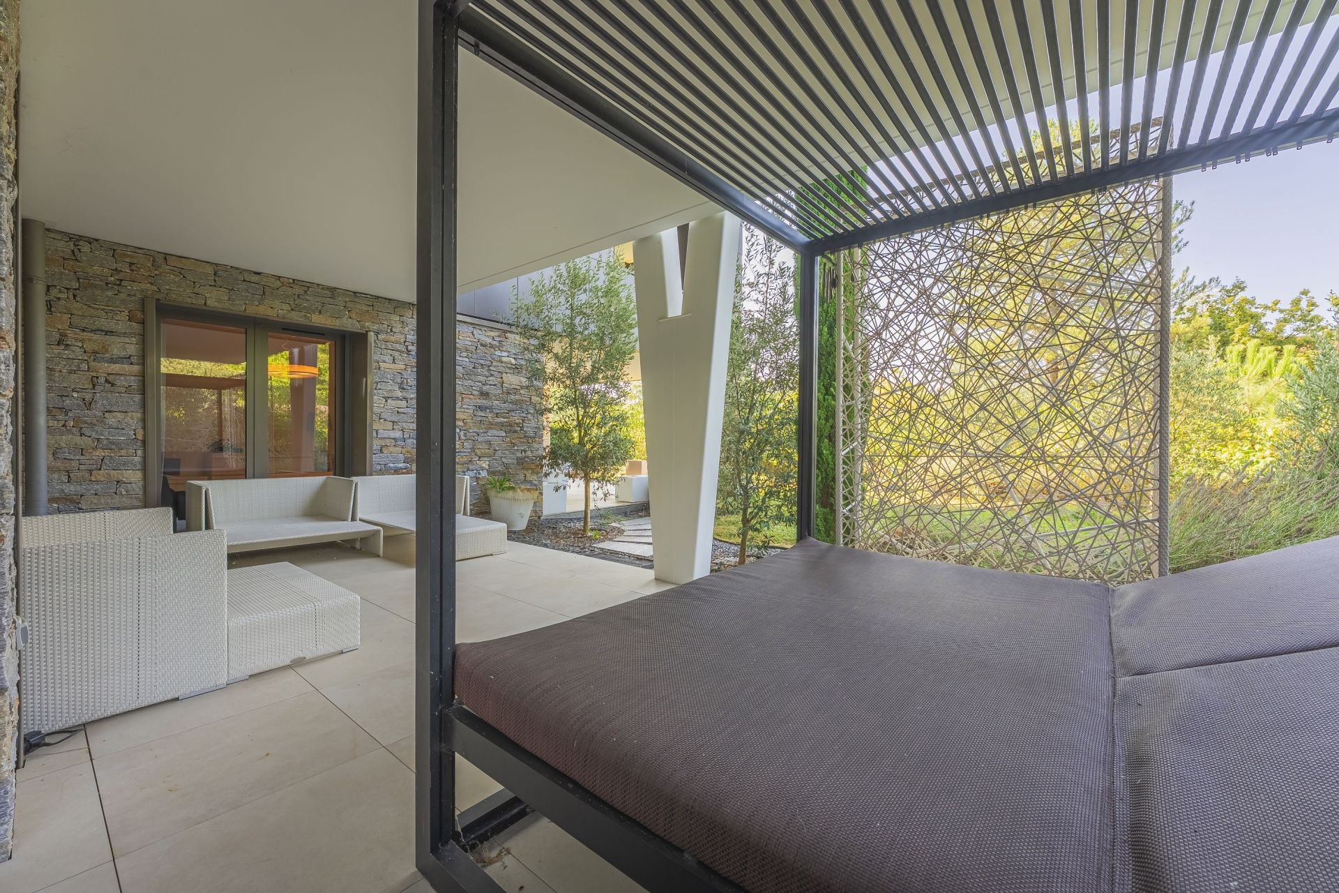 apartment 8 Rooms for sale on DIVONNE LES BAINS (01220)