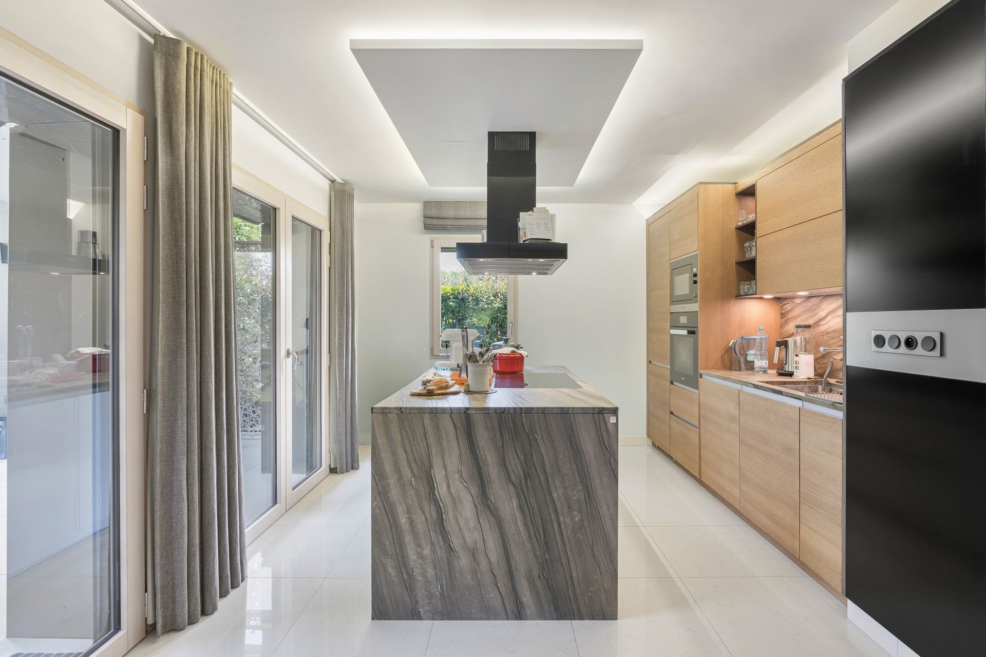 apartment 8 Rooms for sale on DIVONNE LES BAINS (01220)