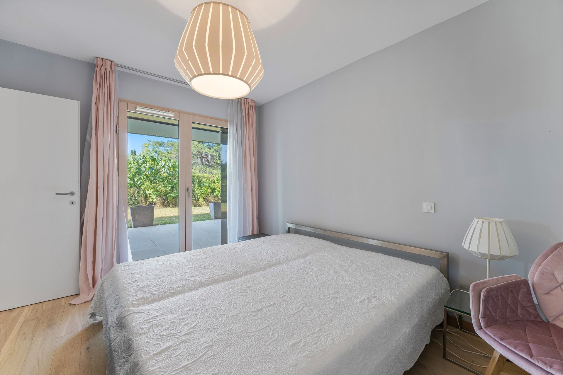 apartment 8 Rooms for sale on DIVONNE LES BAINS (01220)