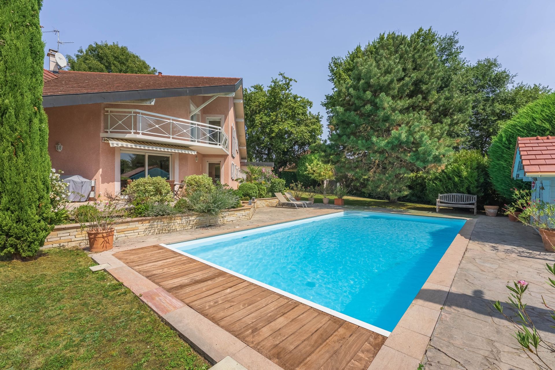 traditional house 8 Rooms for sale on PREVESSIN MOENS (01280)