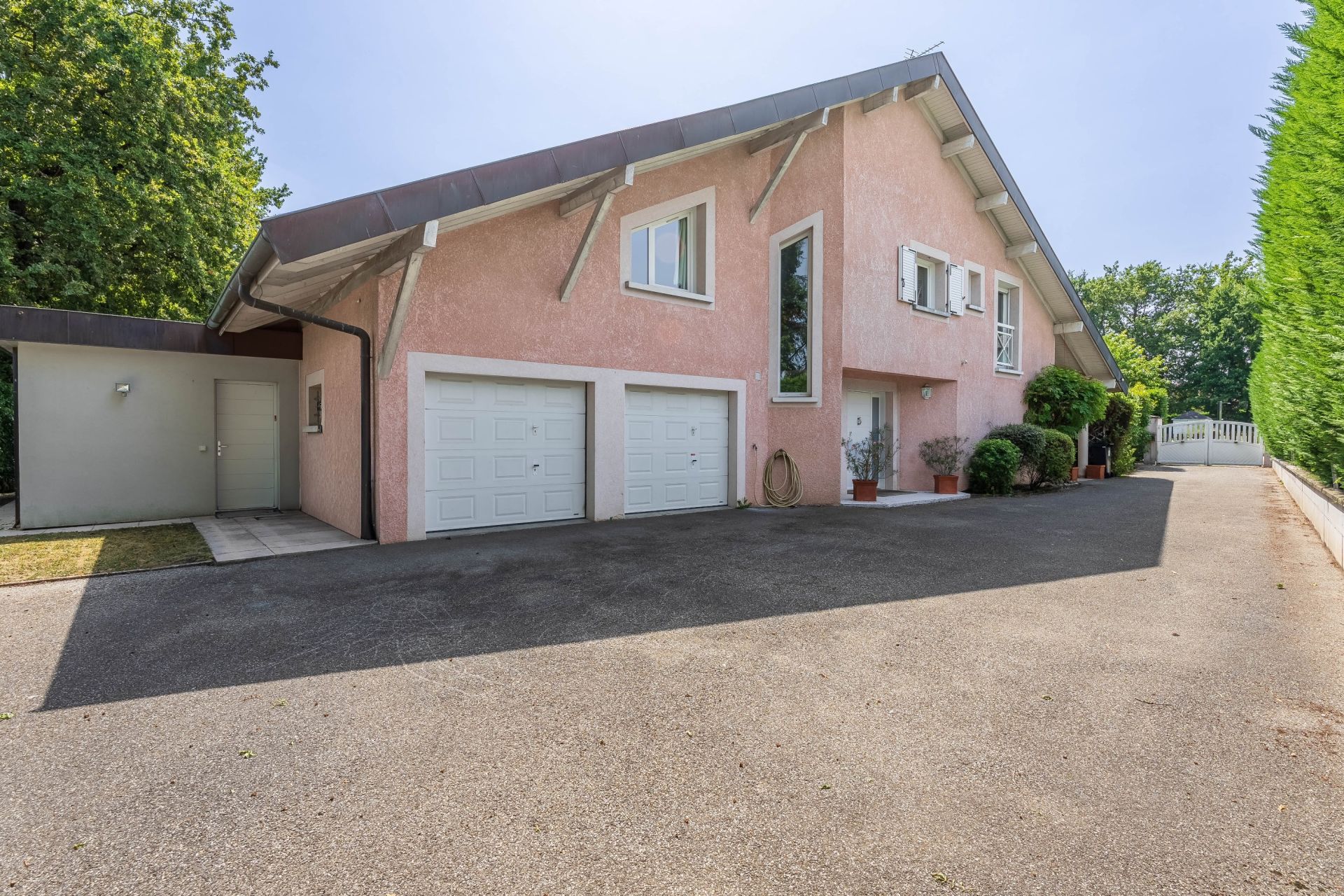 maison traditionnelle 8 Pièces en vente sur PREVESSIN MOENS (01280)