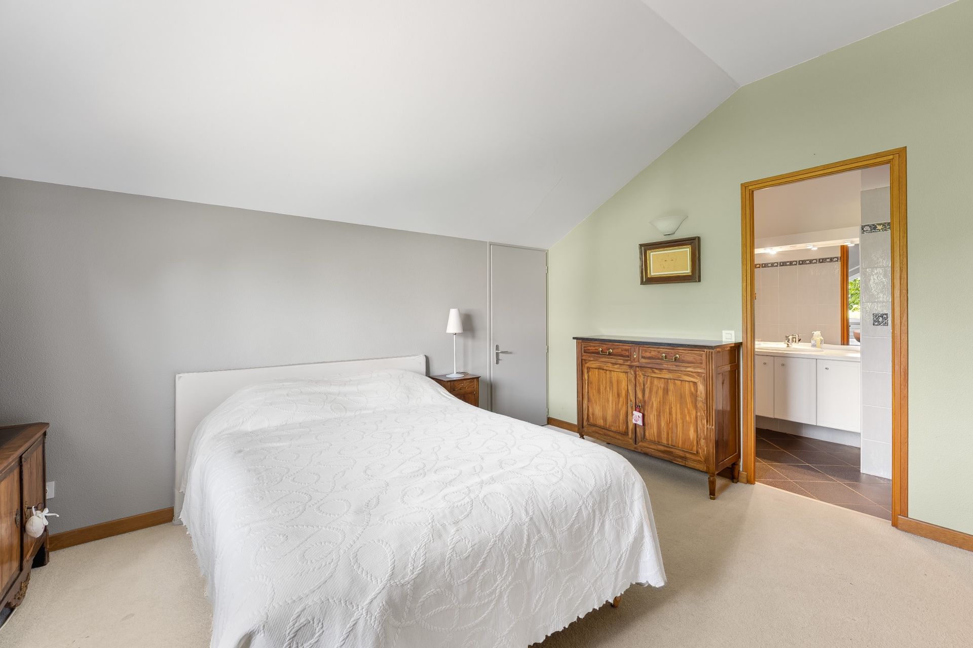 traditional house 8 Rooms for sale on PREVESSIN MOENS (01280)