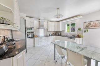 traditional house 8 Rooms for sale on PREVESSIN MOENS (01280)