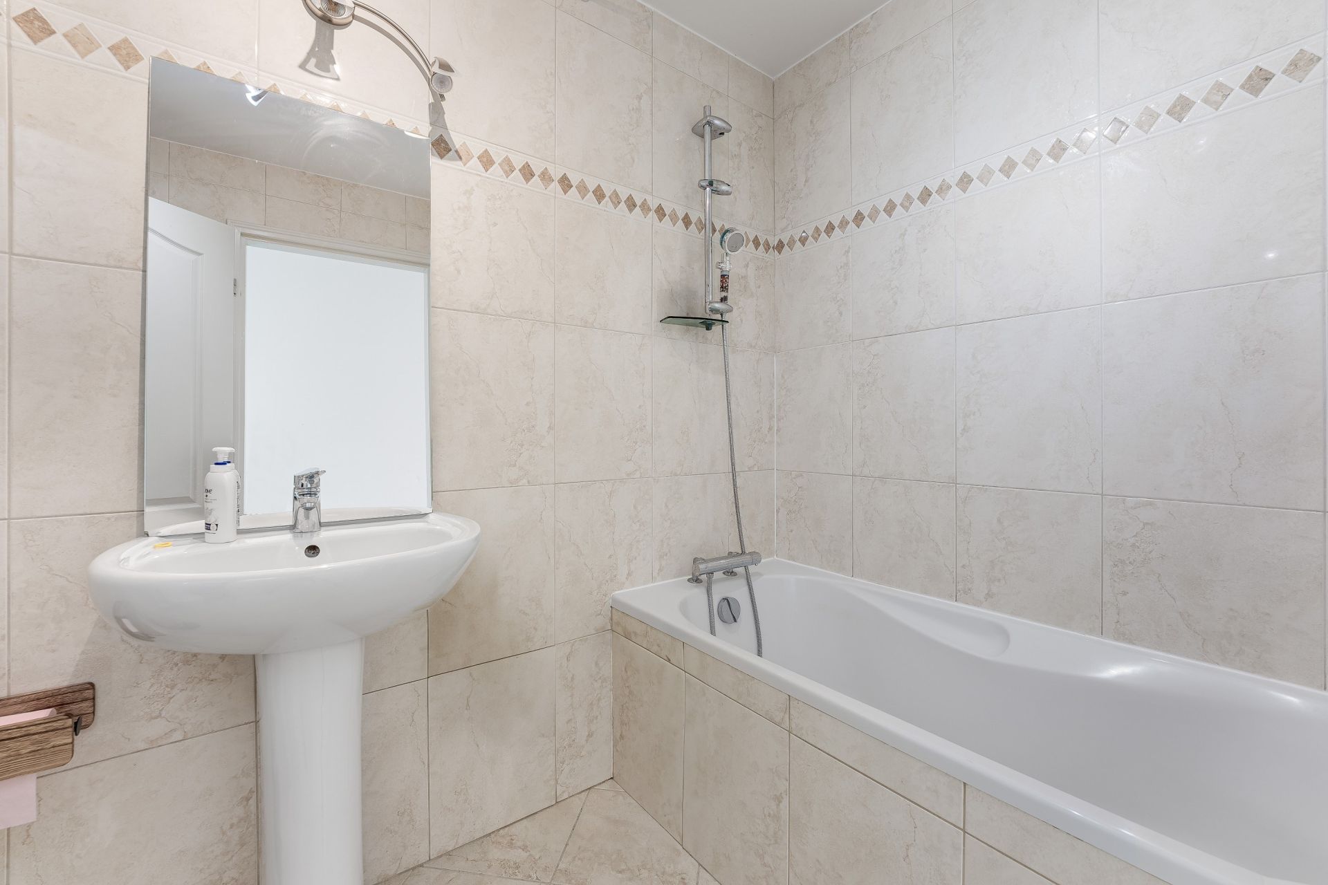 apartment 4 Rooms for sale on DIVONNE LES BAINS (01220)