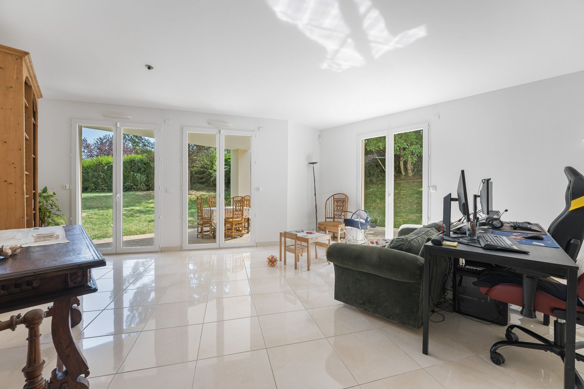 apartment 4 Rooms for sale on DIVONNE LES BAINS (01220)