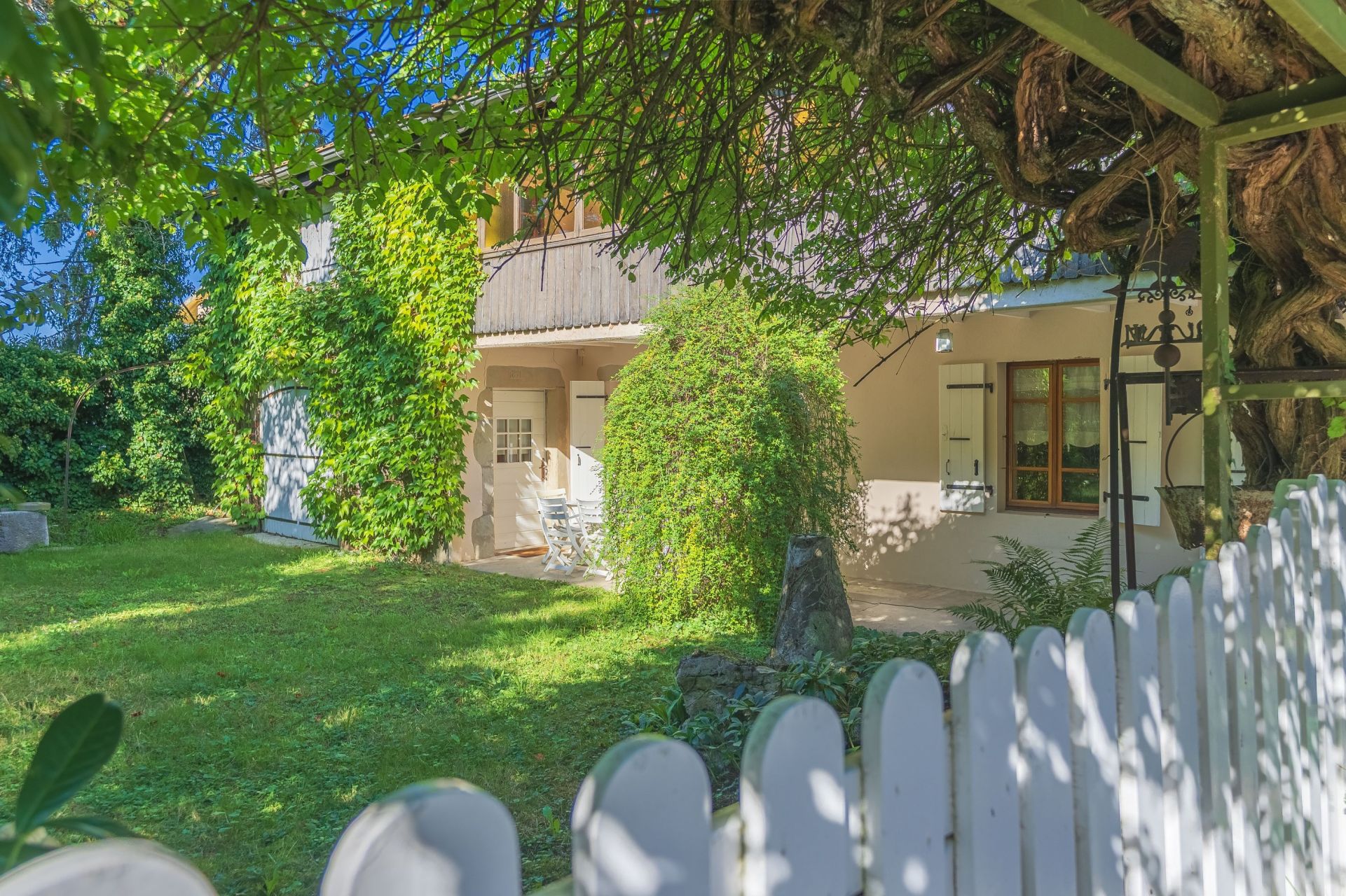 house 6 Rooms for sale on ARCHAMPS (74160)