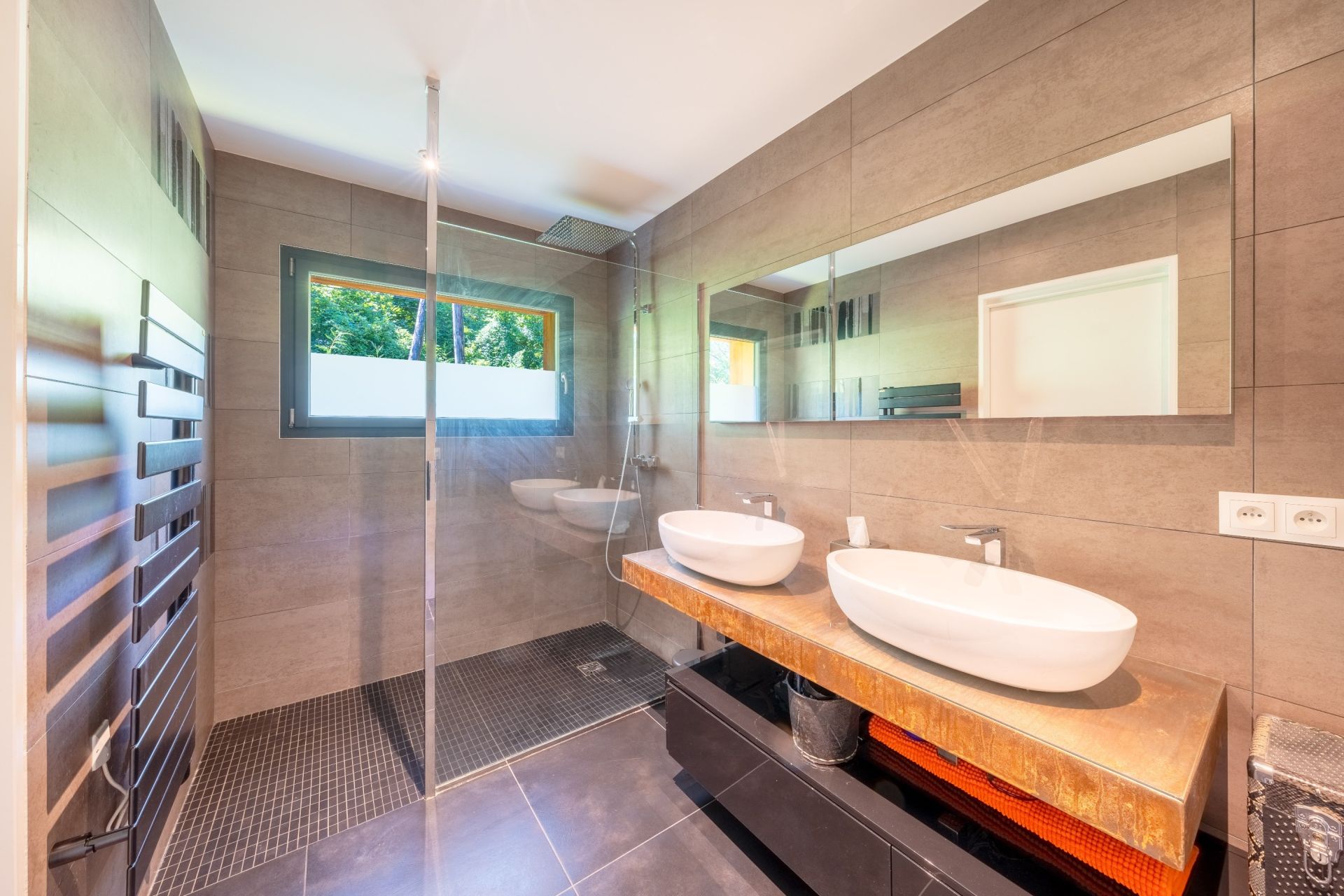 house 7 Rooms for sale on DIVONNE LES BAINS (01220)