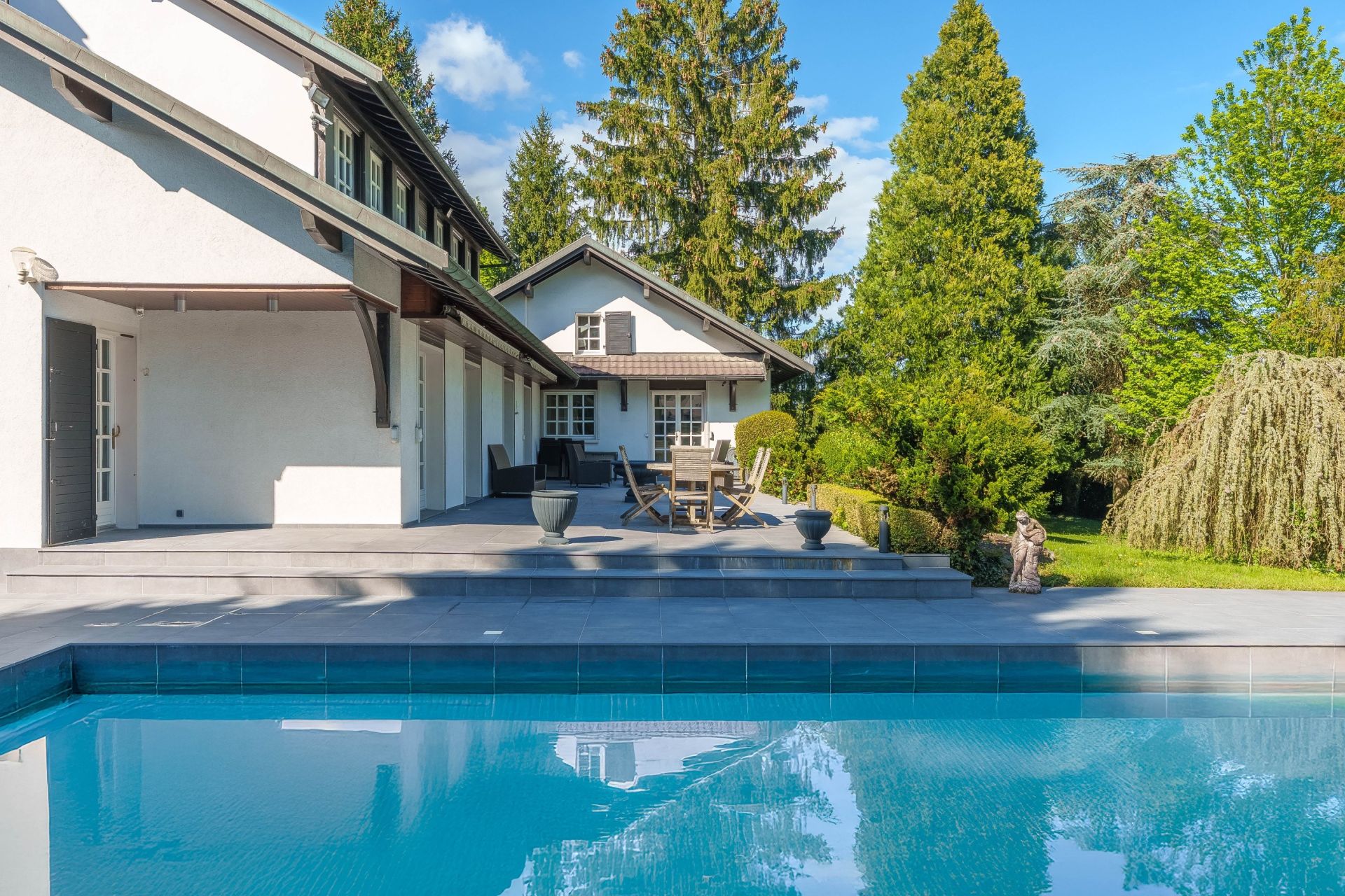 house 12 Rooms for sale on DIVONNE LES BAINS (01220)